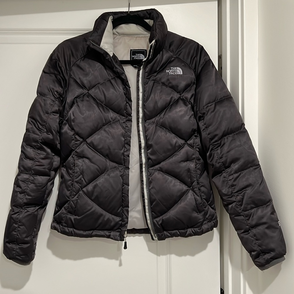 North Face Women’s 550 Puffer Jacket (Size Small)